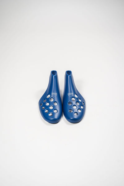 Fresh Flow Shoe Trees - Extend the Life of Sneakers, Shoes & Boots - Red & Blue