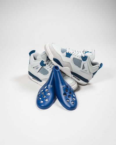 Fresh Flow Shoe Trees - Extend the Life of Sneakers, Shoes & Boots - Red & Blue
